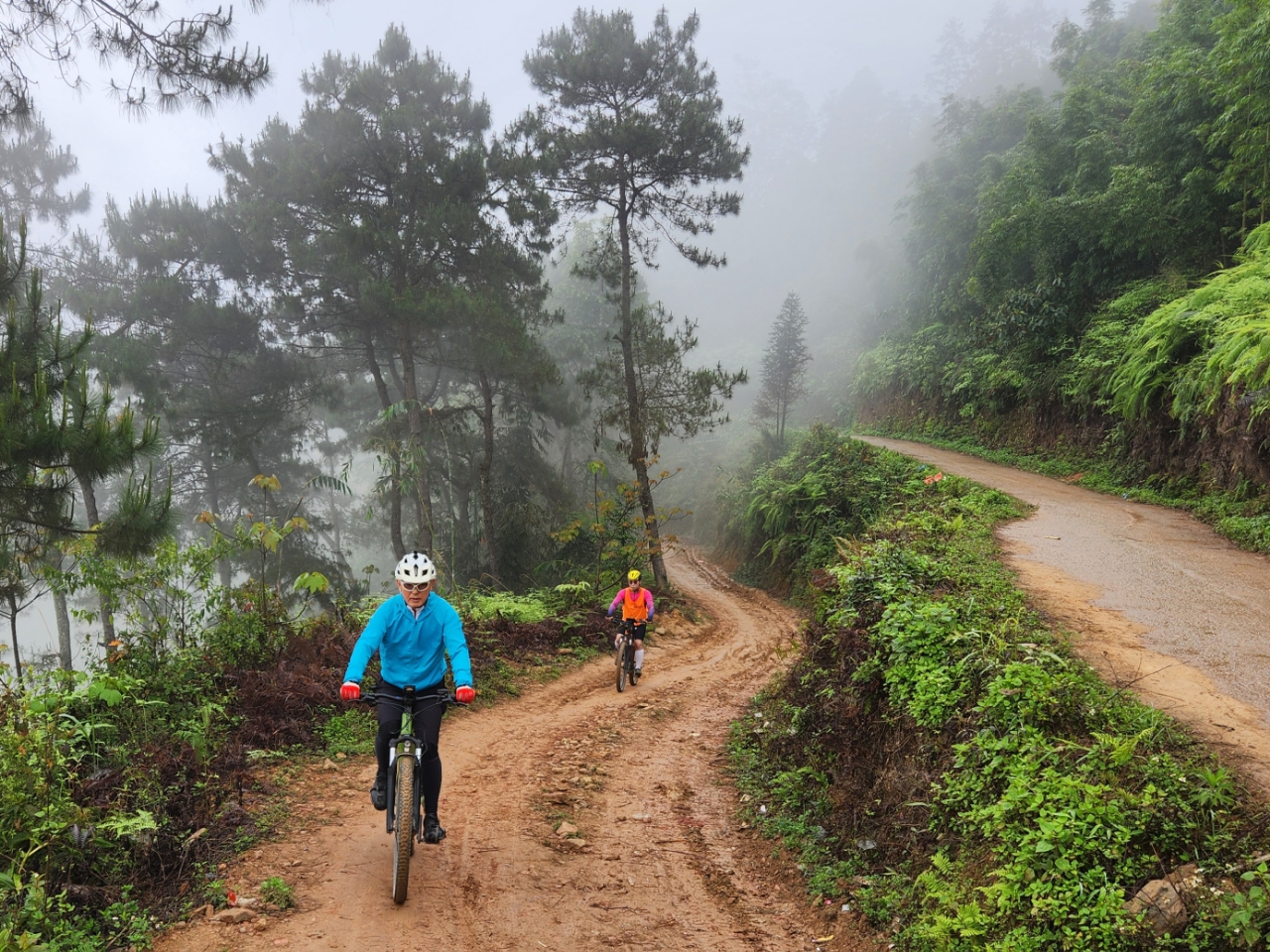 Northeast MTB Expedition – Conquer the Roads of Mong Cai, Cao Bang, and Ha Giang 15 Days